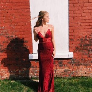 Meet your Posher, Ella